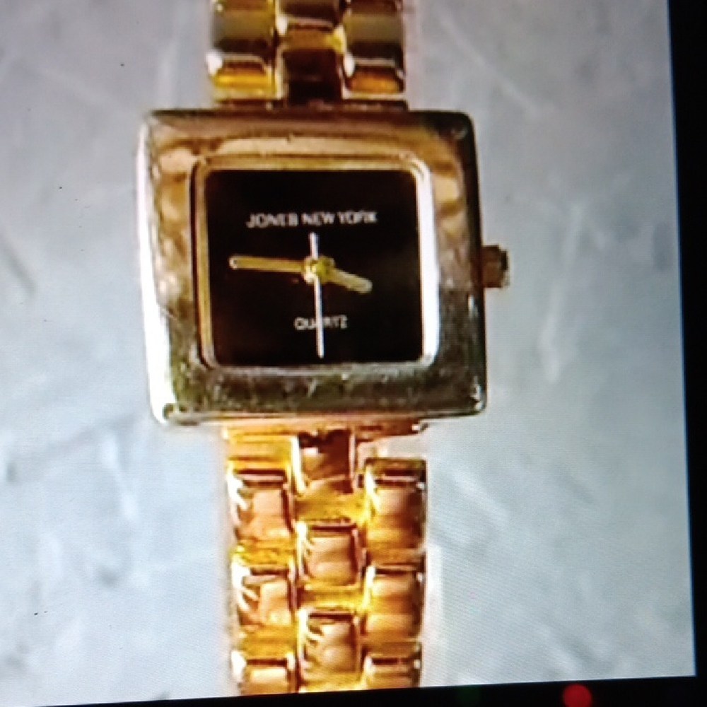 Jones New York Ldiesa Gold Tone With Black Dial Watch. Needs Battery